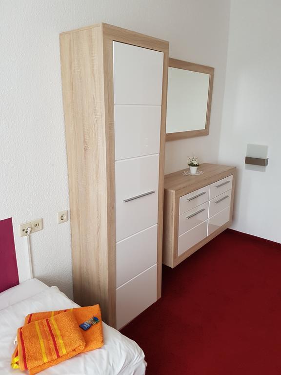 Pension Am Stadtrand Leipzig Buitenkant foto