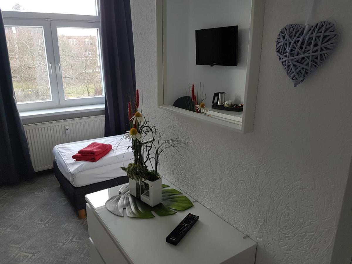 Pension Am Stadtrand Leipzig Buitenkant foto